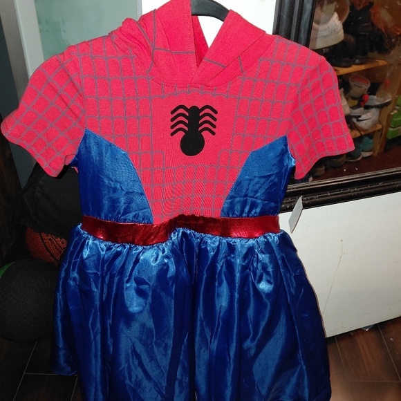 Hooded spider man dress - - Picture 3 of 5